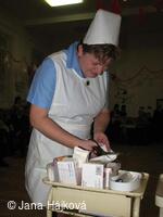 Obecní ples - ordinace uprostřed vesnice